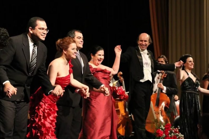 Concerto de abertura do 1º Festival de Música Erudita do ES: Marcos Stefani, Rosana Schiavi, Hélenes Lopes, Natércia Lopes, Helder Trefzger e Silviane Bellato.