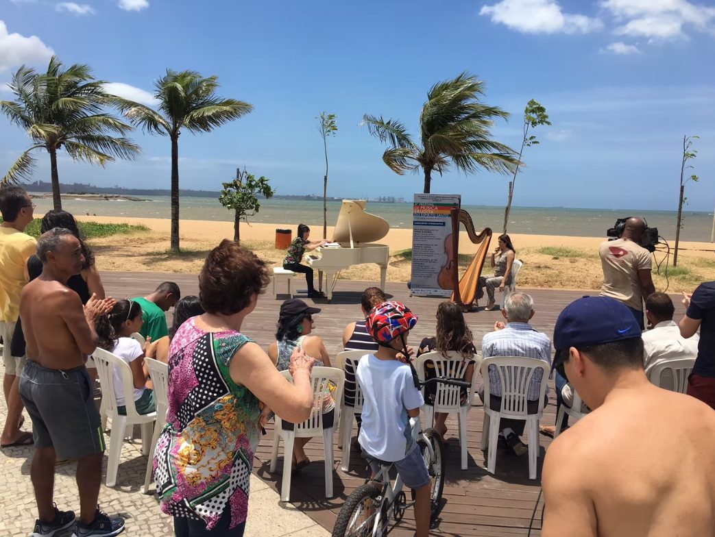 Concerto Itinerante com William Lizardo e Gláucia Castilho, no Calçadão da Praia da Costa, em Vila Velha