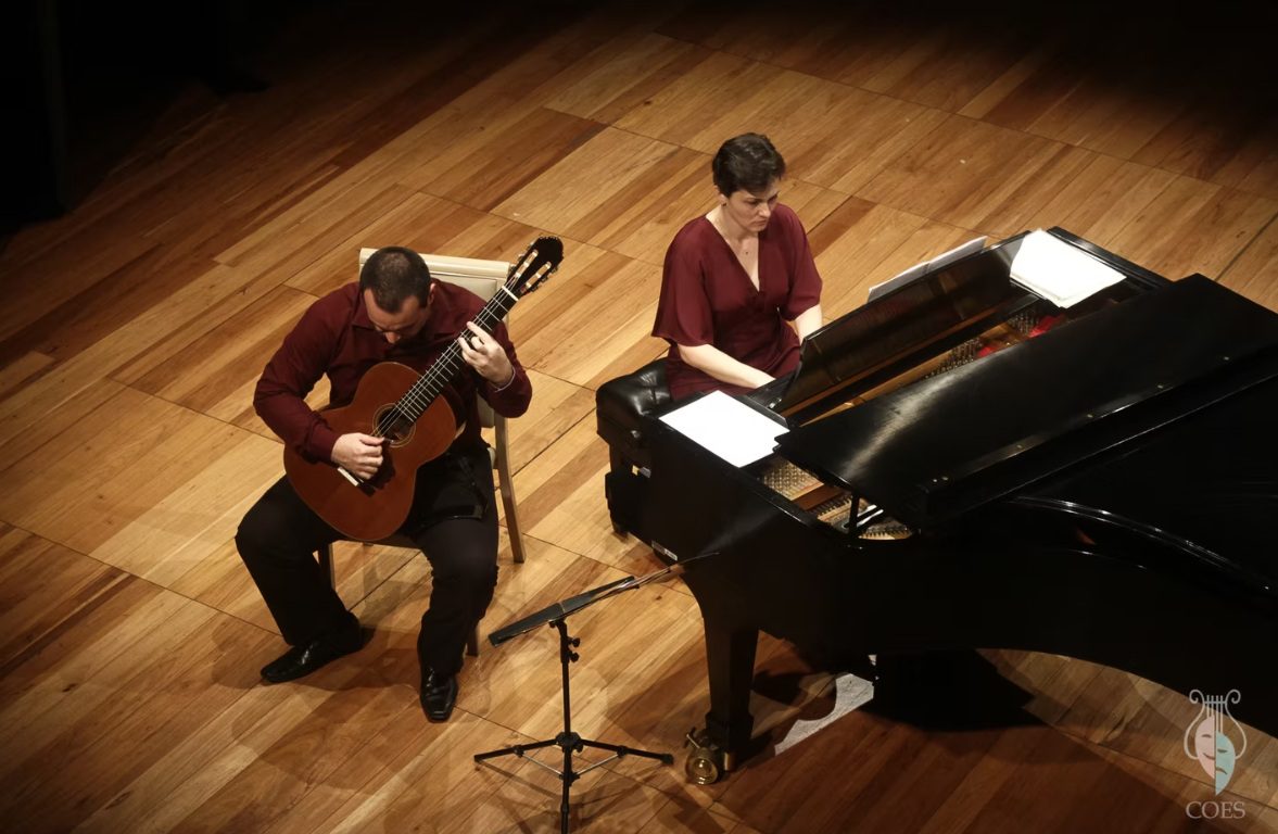 Duo de violão e piano com Fábio Bartoloni e Daniela Lucatelle