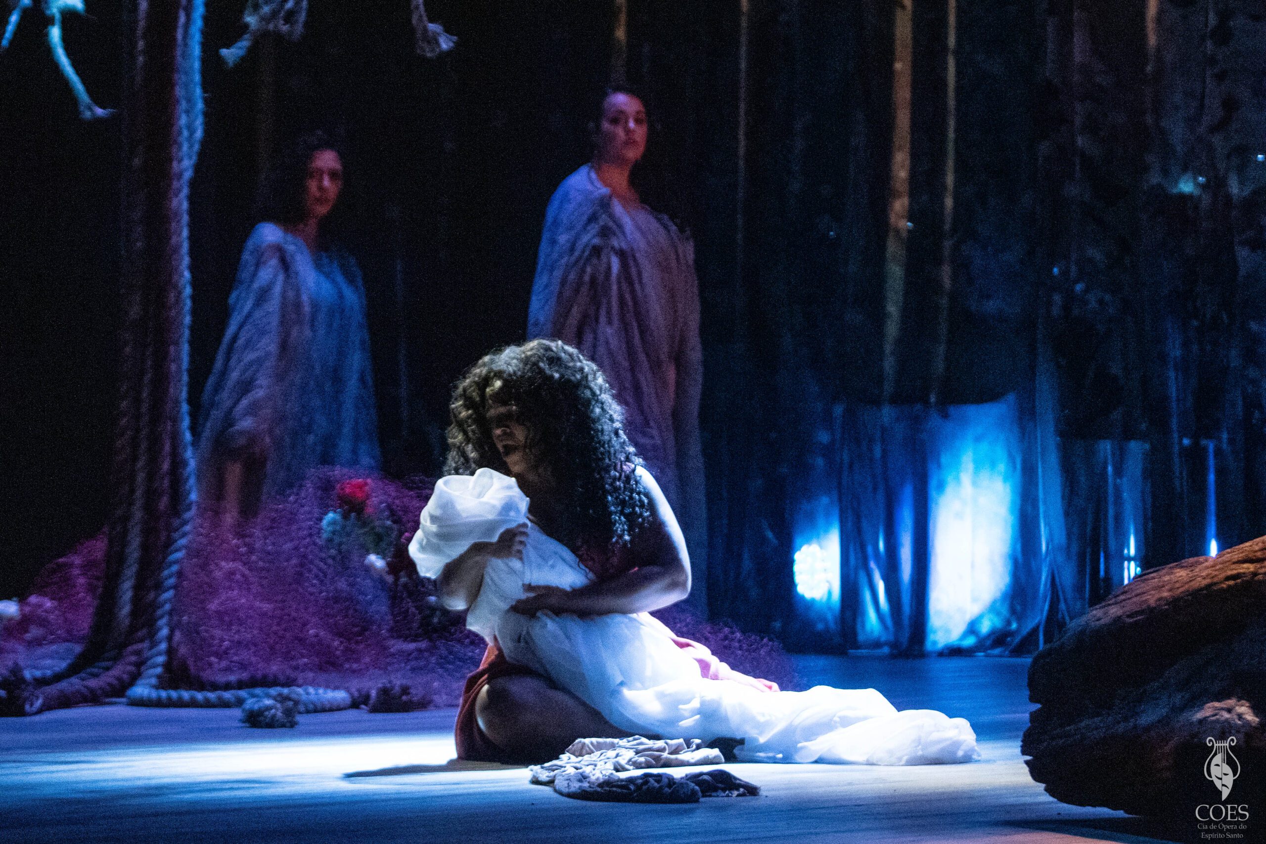 Ópera Contos de Júlia, com Isabela Mestriner, Laura Duarte e Priscila Aquino