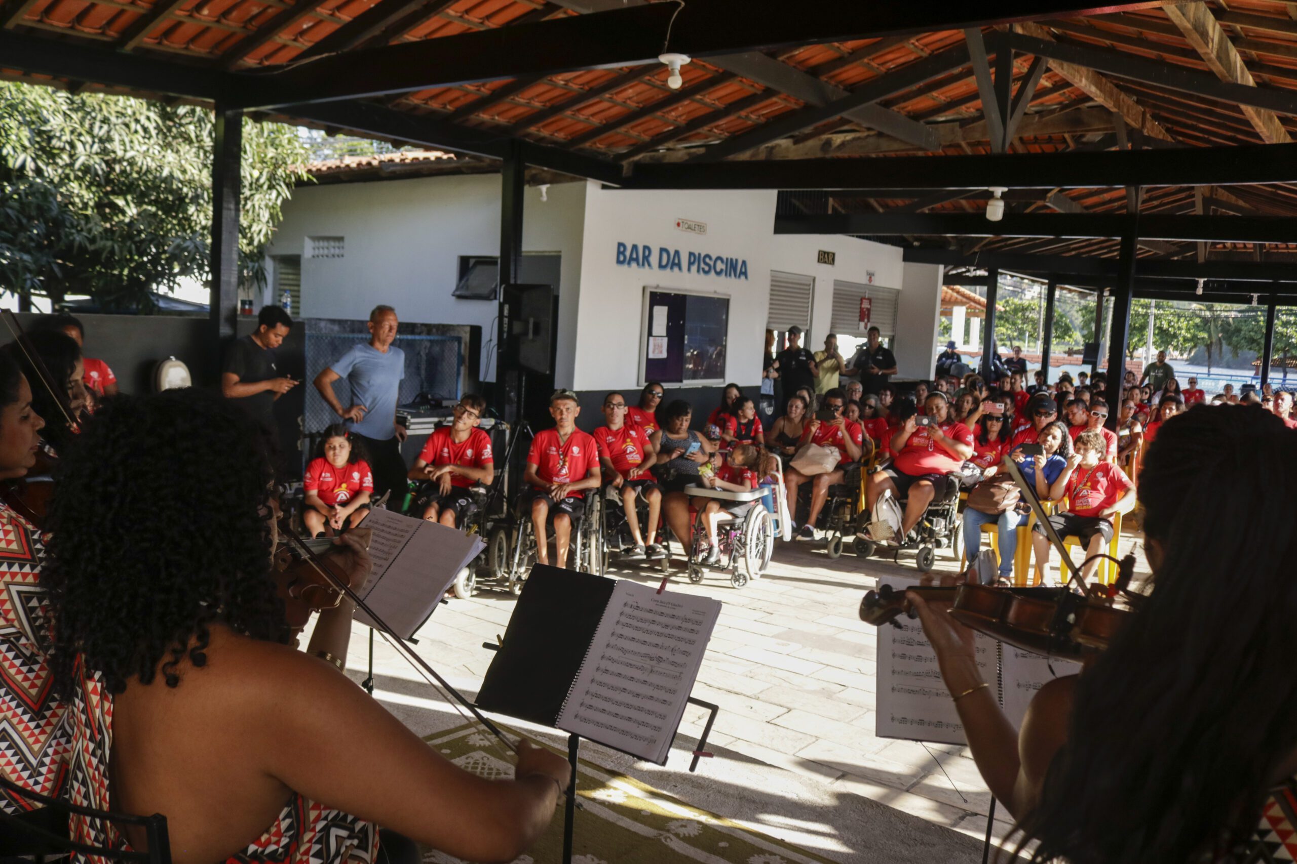 Série Concertos Itinerantes, com apresentação com o Quarteto Zuri, no Projeto Esporte Paralímpico e Inclusão (EPI), no Clube Álvares Cabral, em Vitória.