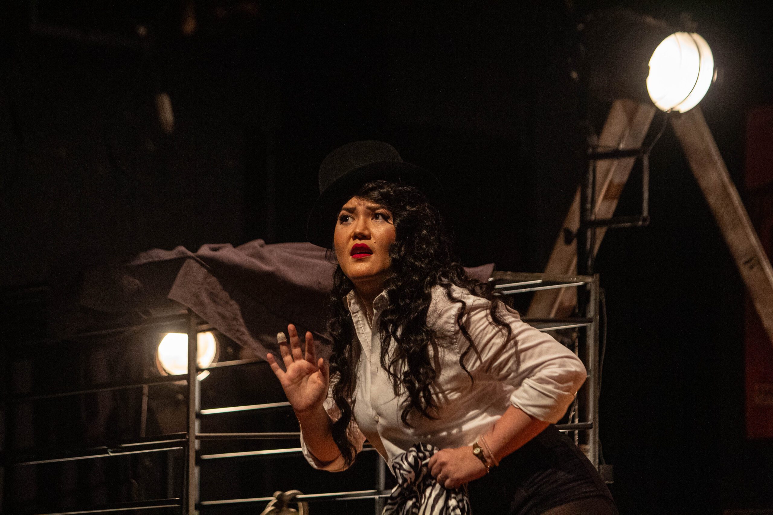 Ligia Ishitani interpretando Giulia, na ópera La Scala di Seta, em 2024