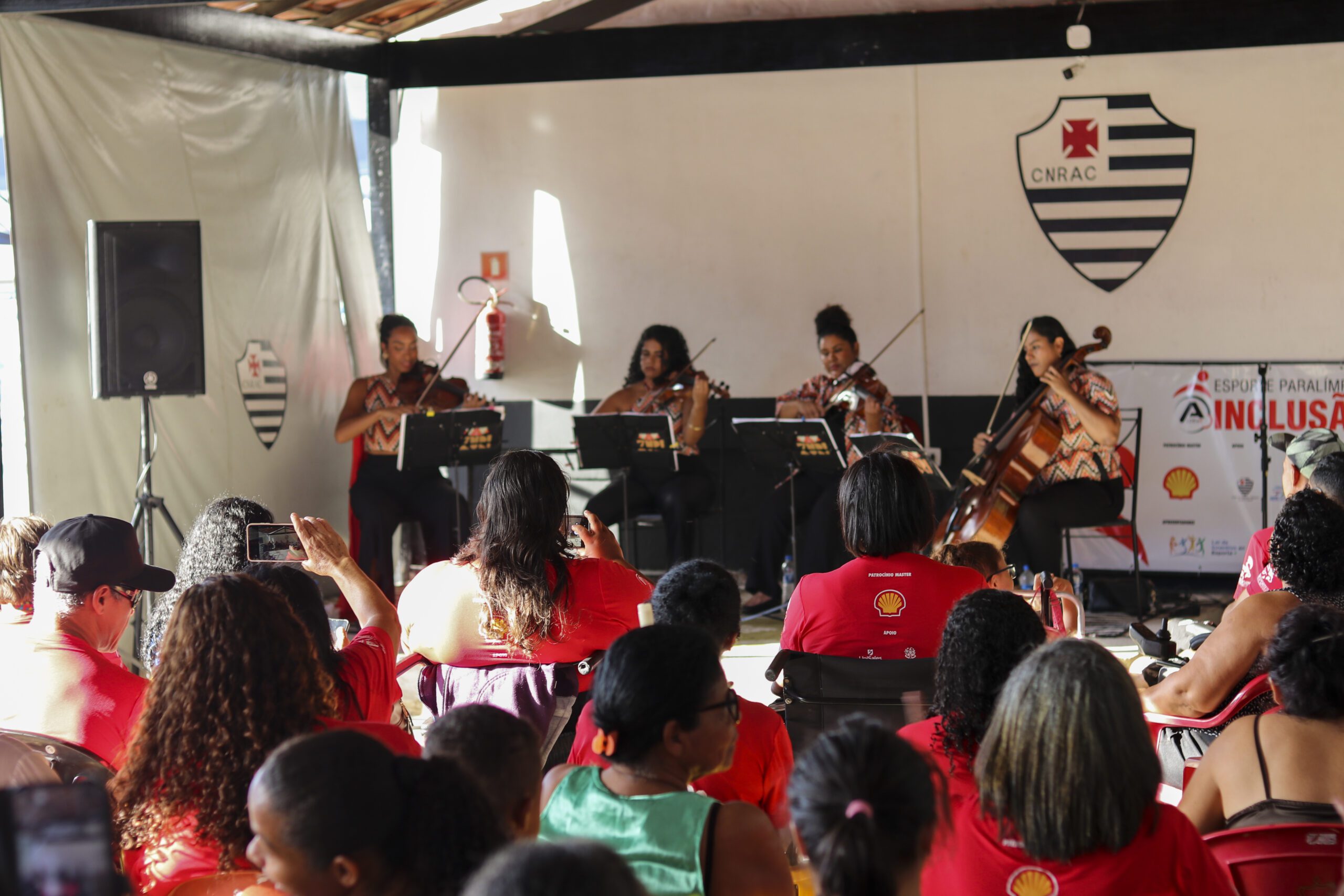 Série Concertos Itinerantes, com apresentação com o Quarteto Zuri, no Projeto Esporte Paralímpico e Inclusão (EPI), no Clube Álvares Cabral, em Vitória.