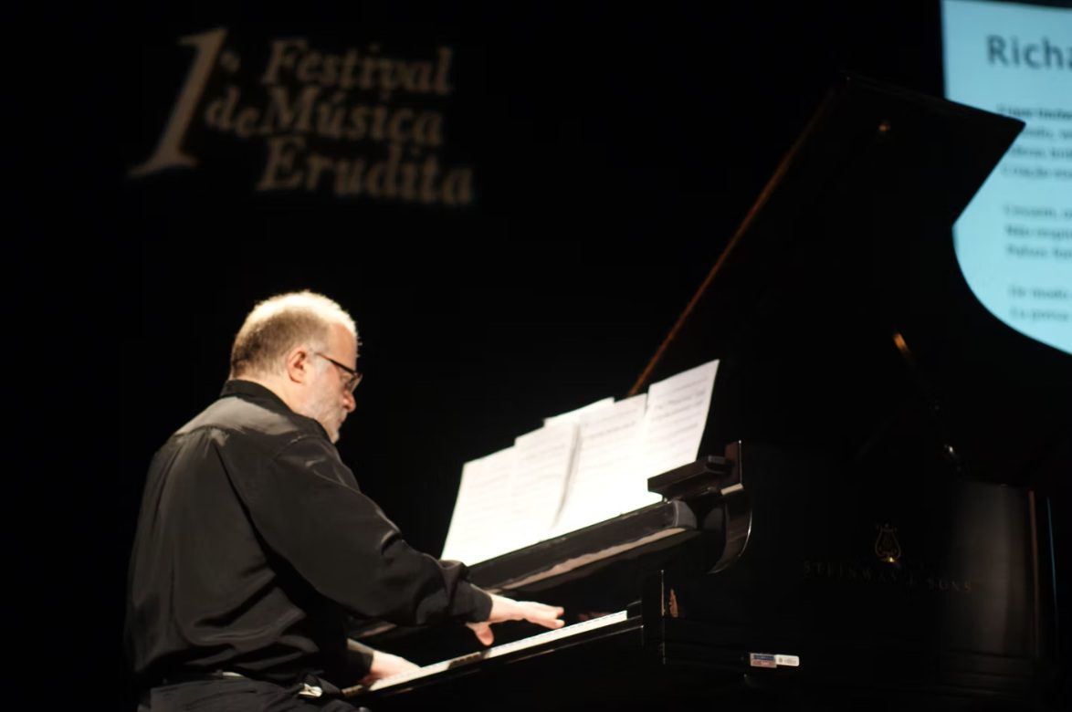 Concerto de Câmara com o pianista Ney Fialcow