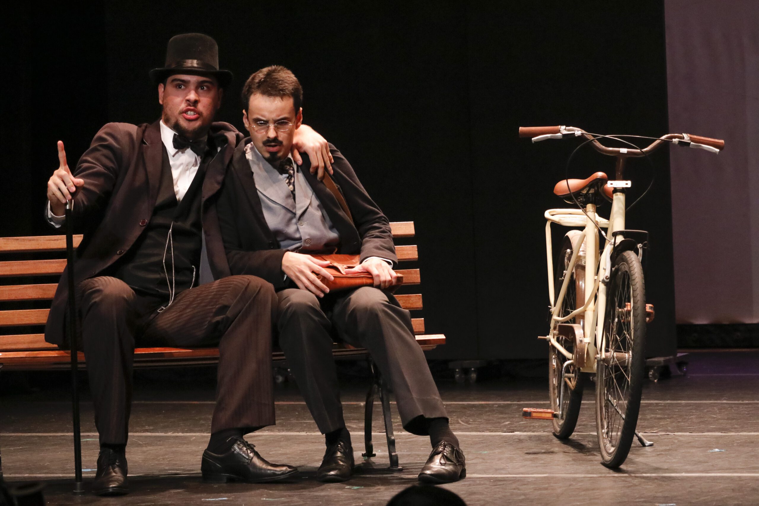 Enzo Lourenço e Marcos Pinafo, no 6º Vitória Ópera Estúdio, em 2025