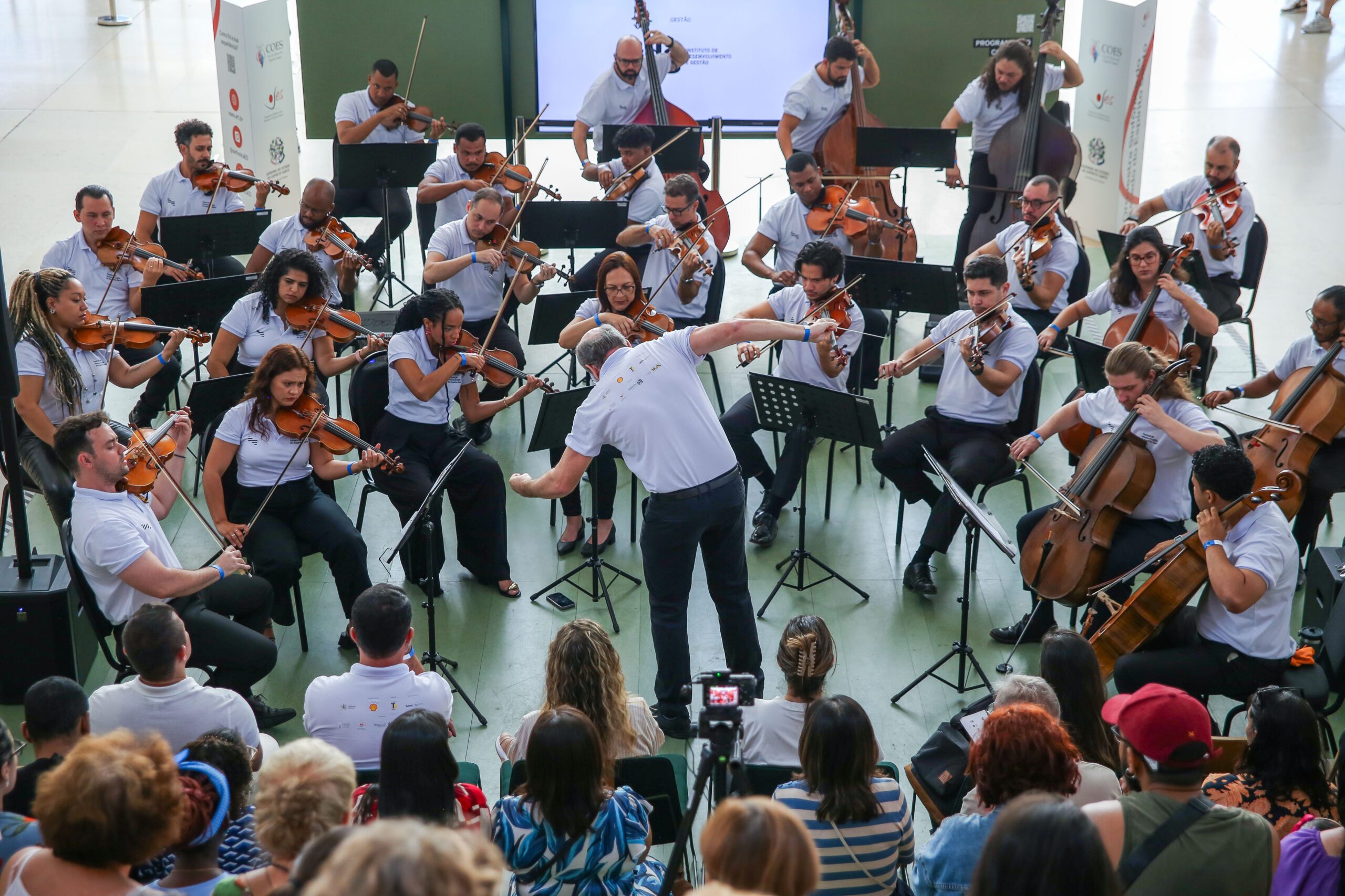 Concertos Itinerantes, com a Orquestra Sinfônica do Estado do Espírito Santo no Museu do Amanhã, Rio de Janeiro.